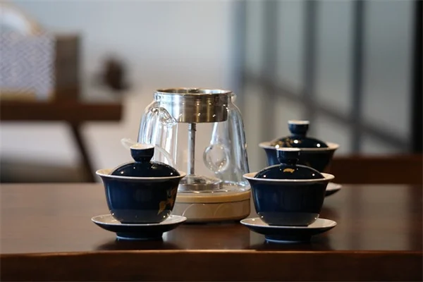 枯花摘除で失敗しない！プロが教える大胆な剪定のコツ